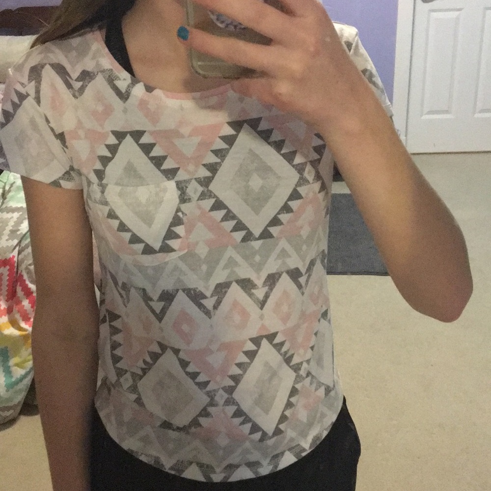 Aeropostale short sleeve shirt with design